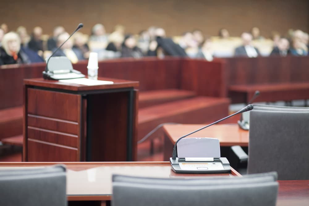 do slip and fall cases go to trial CT, settlement vs court premises liability, litigation timeline Waterbury